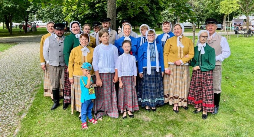 Zdjęcie: zespół Nachodne w Parku Konstytucji 3 Maja w Suwałkach