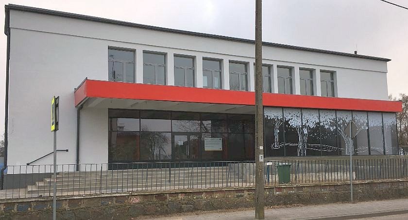 Zdjęcie budynku Ośrodka Kultury w Sejnach przy ul. 1-Maja