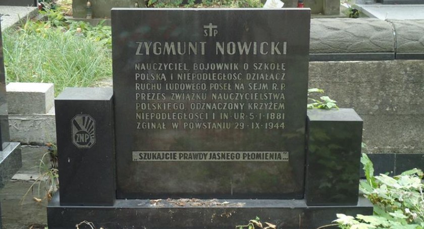 Zdjęcie nagrobka Z. Nowickiego na warszawskich Powązkach