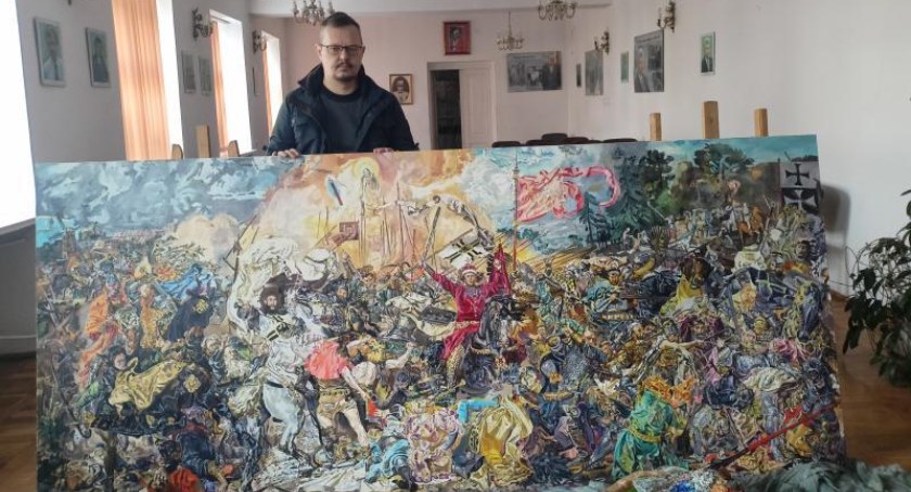 Zdjęcie T. Balickiego z obrazem Bitwa Grunwaldzka