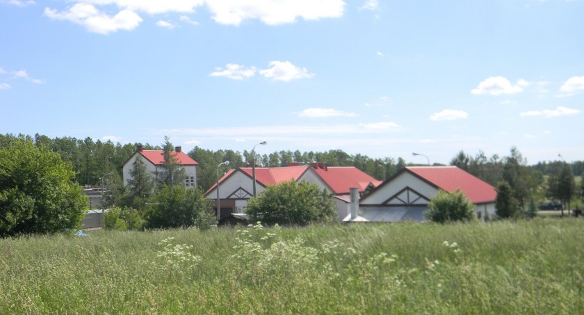 Zdjęcie oczyszczalni ścieków w Marynowie i siedziby PGK