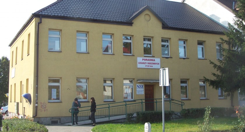 Zdjęcie archiwalne budynku przy ul. 1-Maja 2 w Sejnach, nowej siedziby MOPS