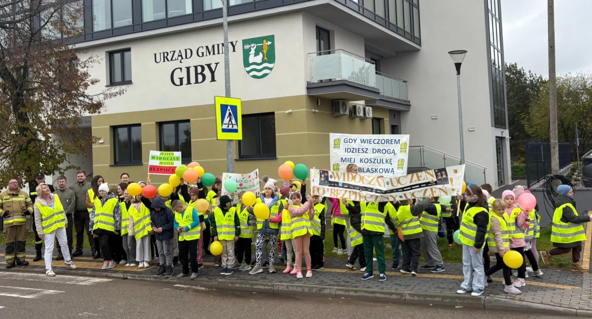 Edukacja, Szkoła Podstawowa Ofiar Obławy Augustowskiej Gibach ogólnopolskim projekcie „Odblaskowa Szkoła” - zdjęcie, fotografia