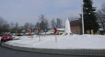 Bałwan na sejneńskim rondzie 