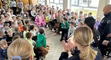 Bezpieczna droga do szkoły na obrazkach
