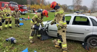Ćwiczyli wycinanie poszkodowanego z auta